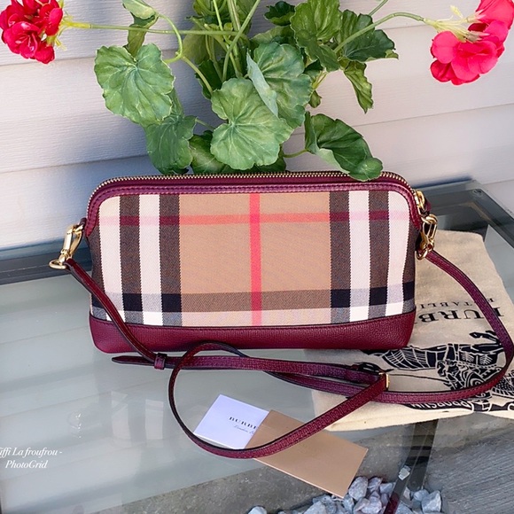 Authentic Burberry crossbody - Picture 2 of 8